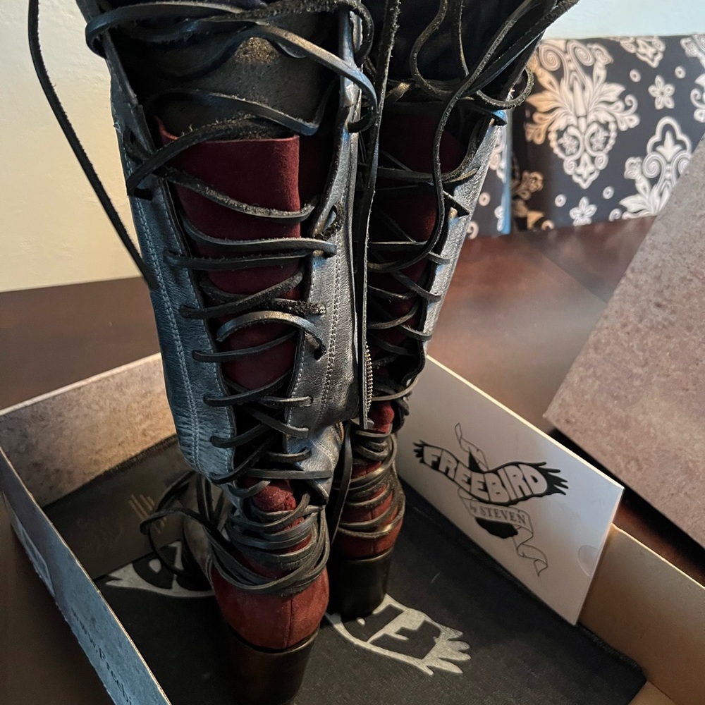 Freebird by Steven Black Lace-Up Tall Boots size 10 - Picture 10 of 10